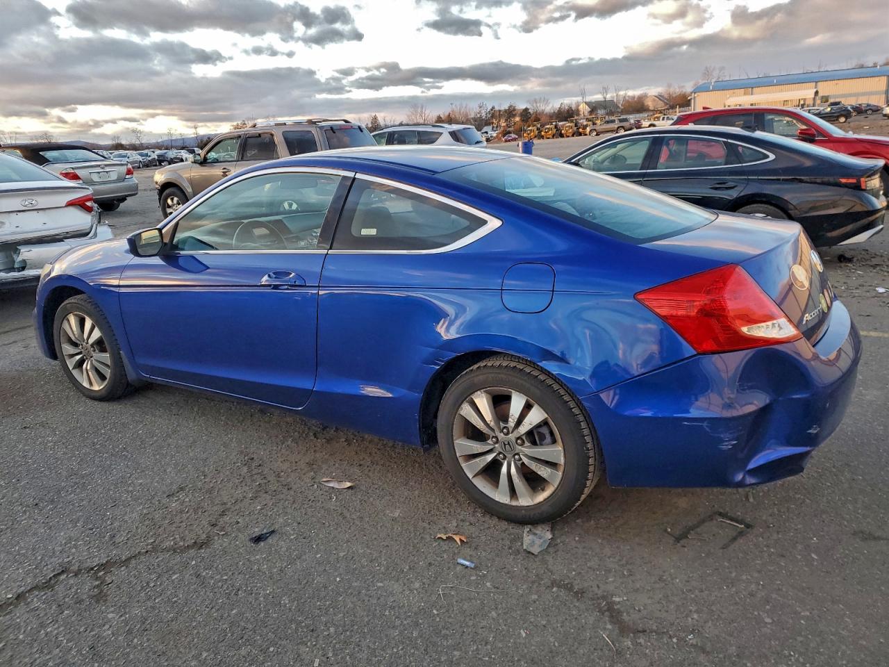 2011 HONDA ACCORD LX-S photo 2