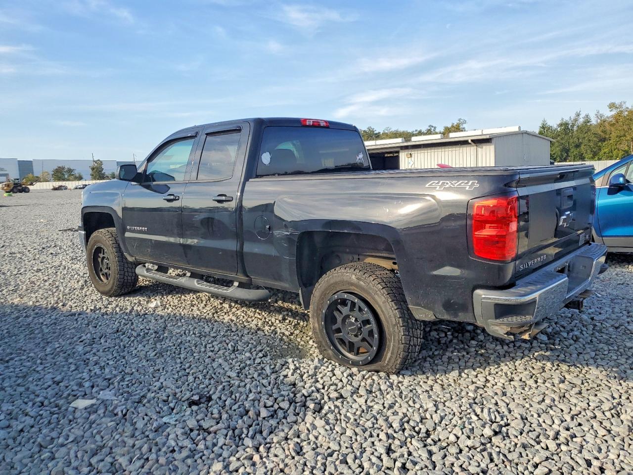 2014 CHEVROLET SILVERADO K1500 LT photo 2
