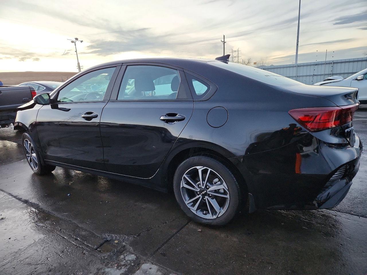 2024 KIA FORTE LXS photo 3