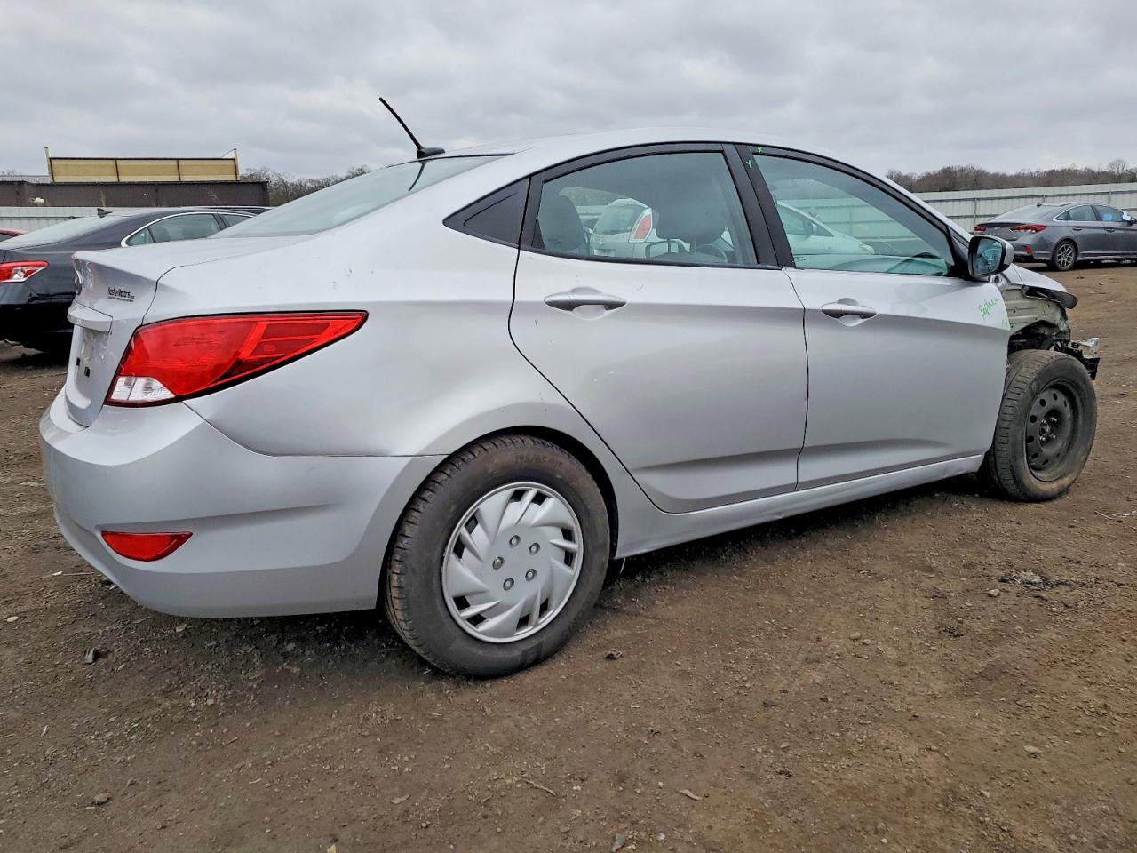 2017 HYUNDAI ACCENT SE photo 3