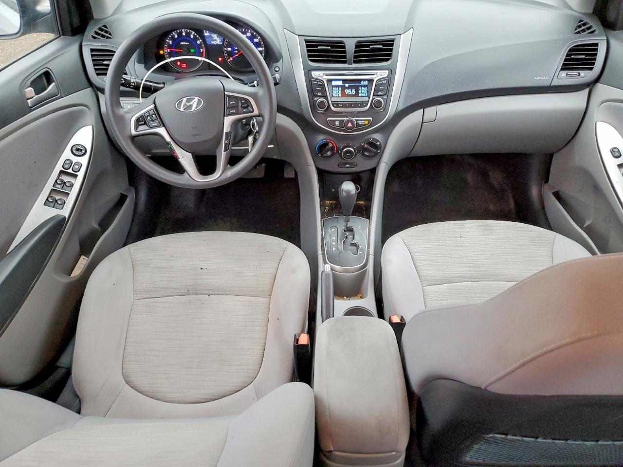 2017 HYUNDAI ACCENT SE photo 8