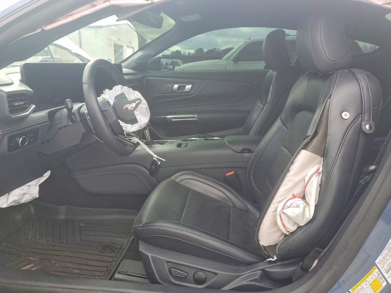 2024 FORD MUSTANG GT photo 19