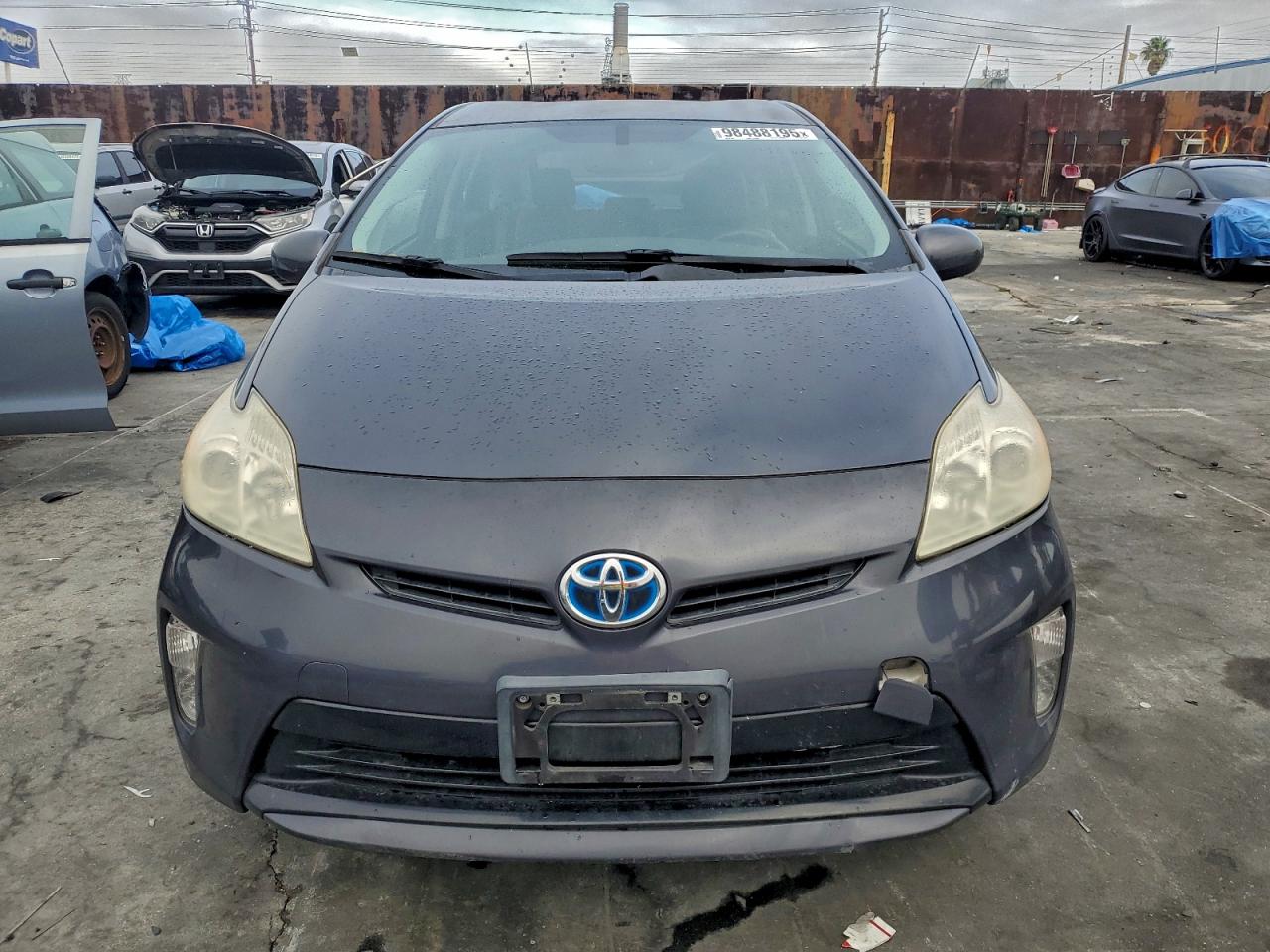 2013 TOYOTA PRIUS photo 5
