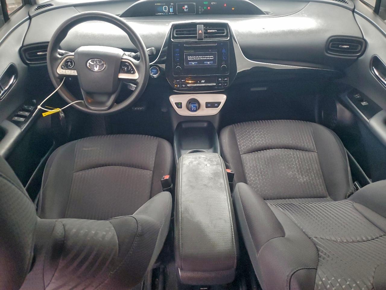 2016 TOYOTA PRIUS photo 8