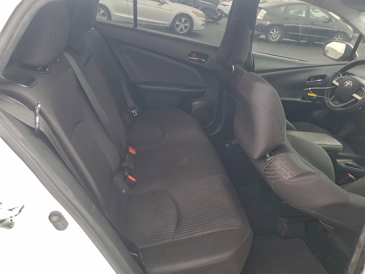 2016 TOYOTA PRIUS photo 10