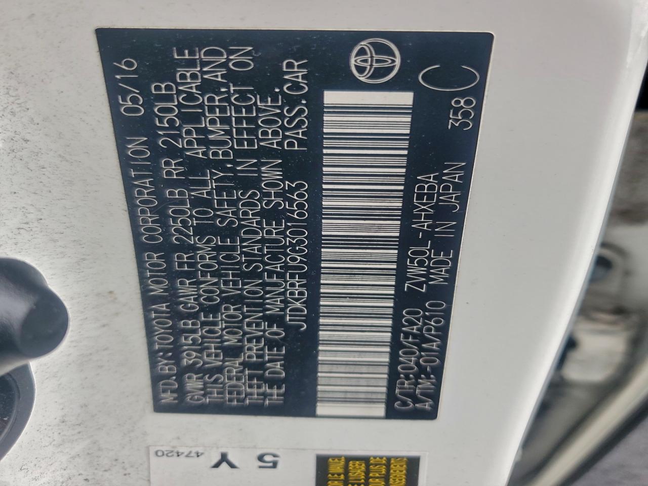 2016 TOYOTA PRIUS photo 12