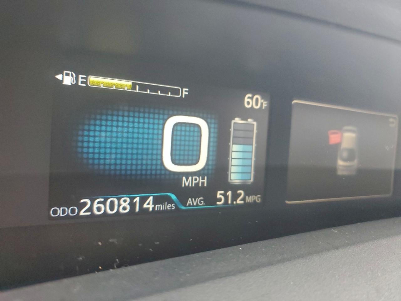2016 TOYOTA PRIUS photo 9