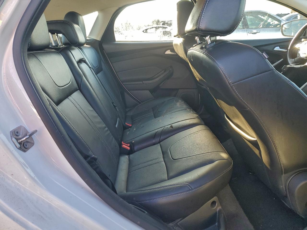 2014 FORD FOCUS SE photo 19