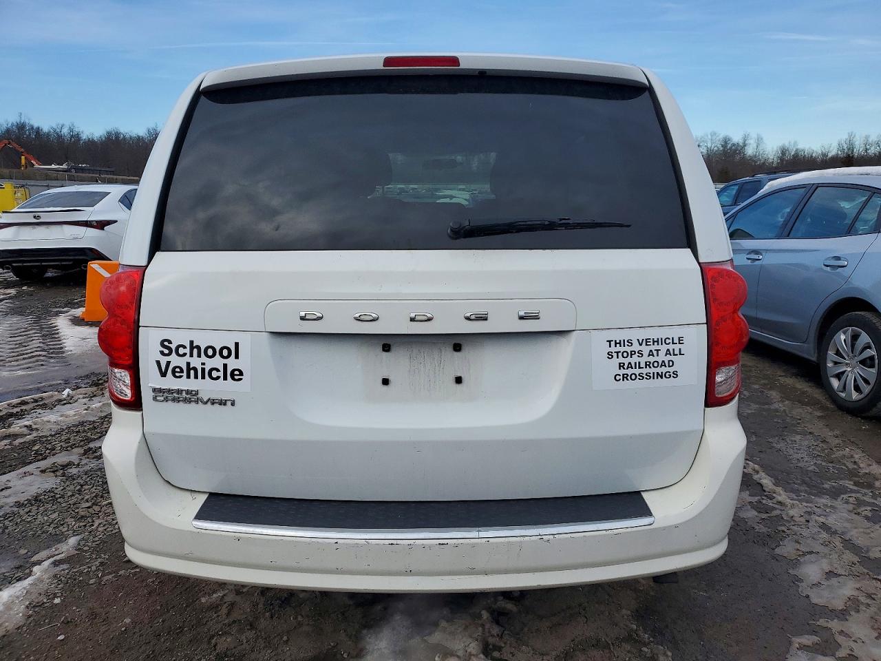 2015 DODGE GRAND CARAVAN SE photo 6