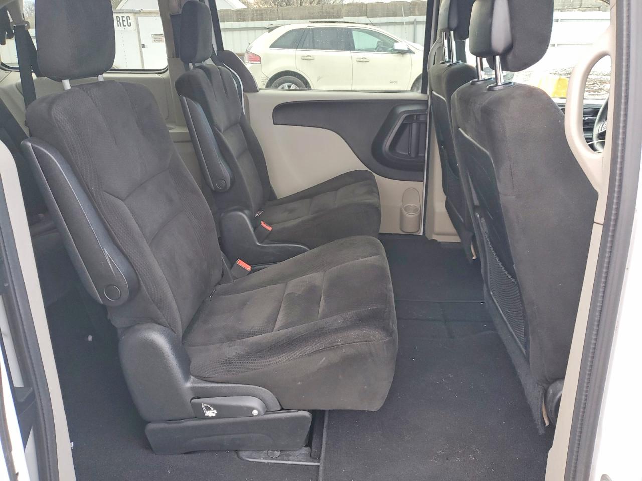 2015 DODGE GRAND CARAVAN SE photo 11