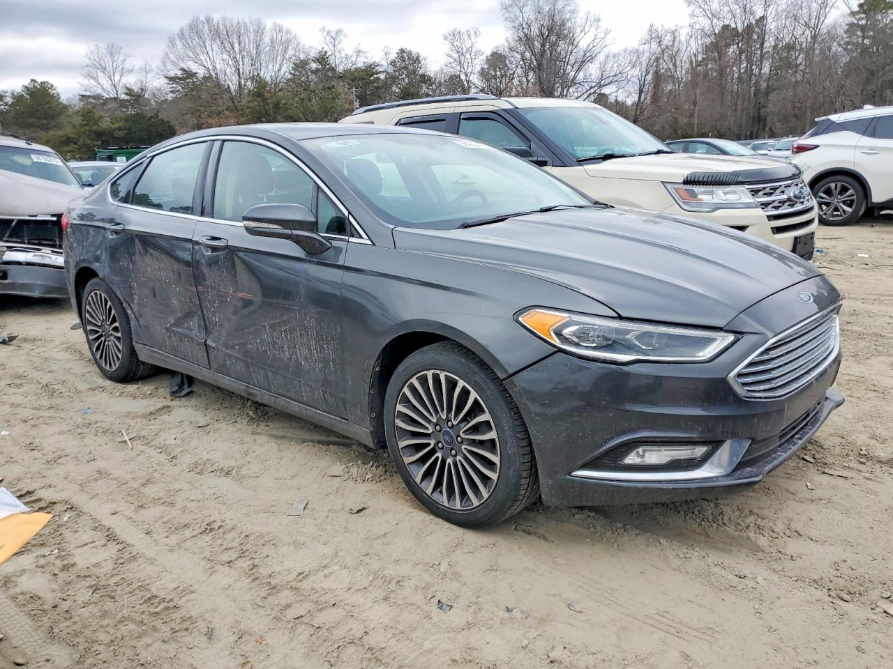 2017 FORD FUSION SE photo 4