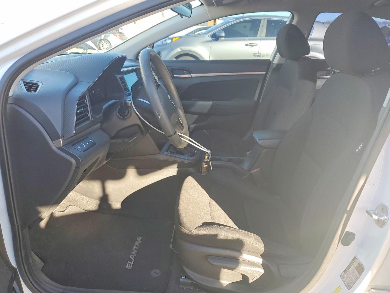 2019 HYUNDAI ELANTRA SEL photo 19