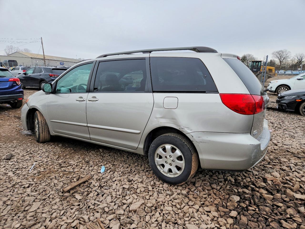 2006 TOYOTA SIENNA CE photo 2