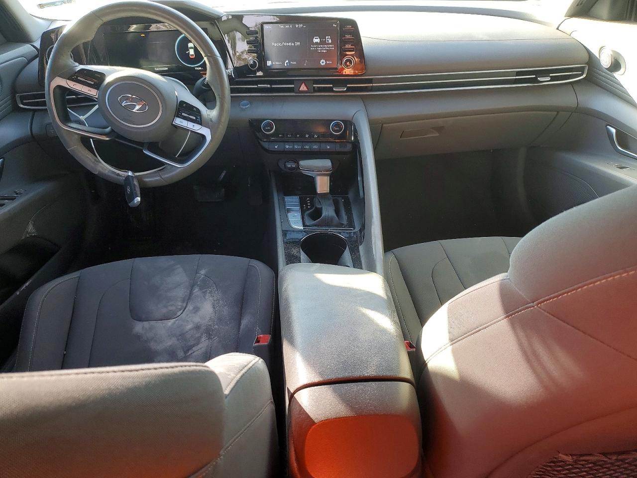 2021 HYUNDAI ELANTRA SEL photo 8