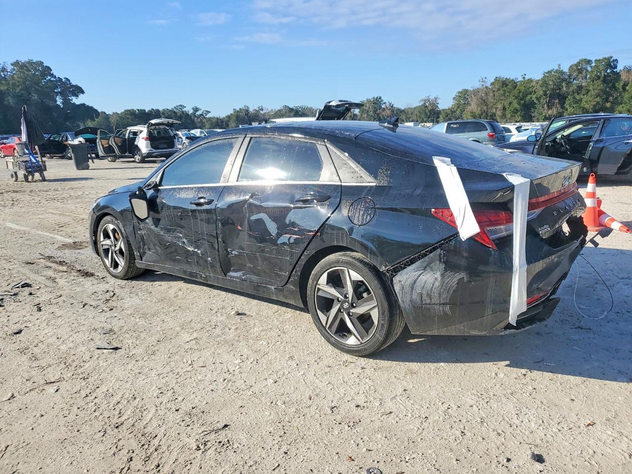 2021 HYUNDAI ELANTRA SEL photo 2