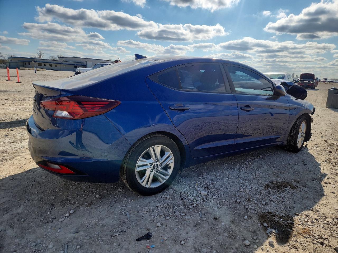 2020 HYUNDAI ELANTRA SEL photo 3