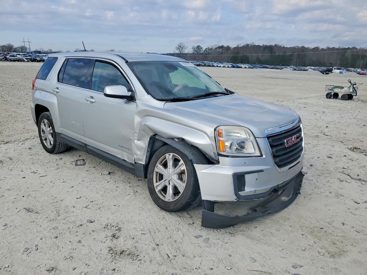 2017 GMC TERRAIN SLE photo 4