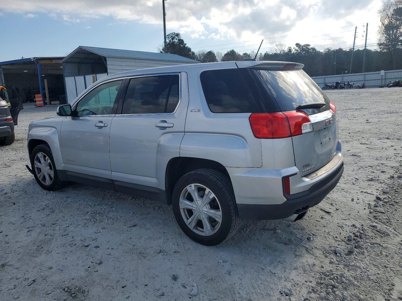 2017 GMC TERRAIN SLE photo 2