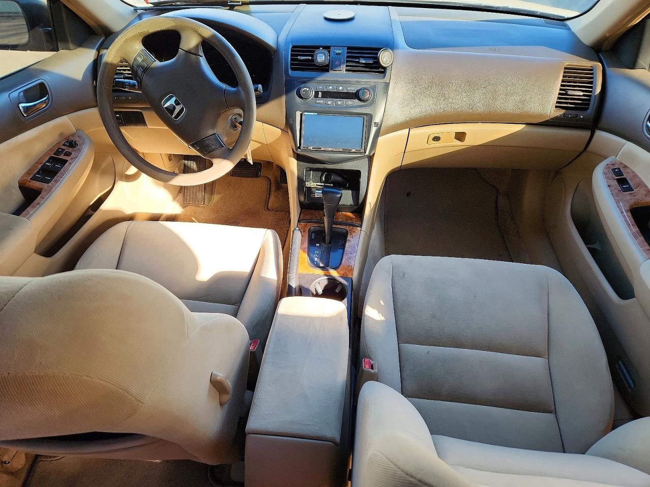 2005 HONDA ACCORD LX photo 8