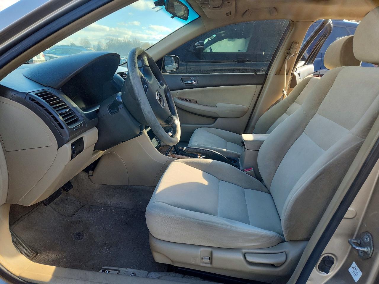 2005 HONDA ACCORD LX photo 7