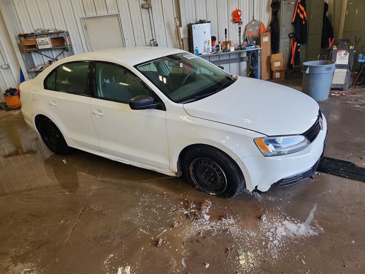 2012 VOLKSWAGEN JETTA BASE photo 4