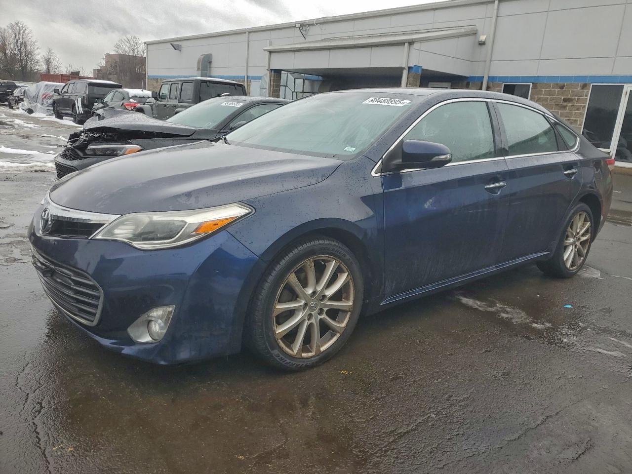 2013 TOYOTA AVALON