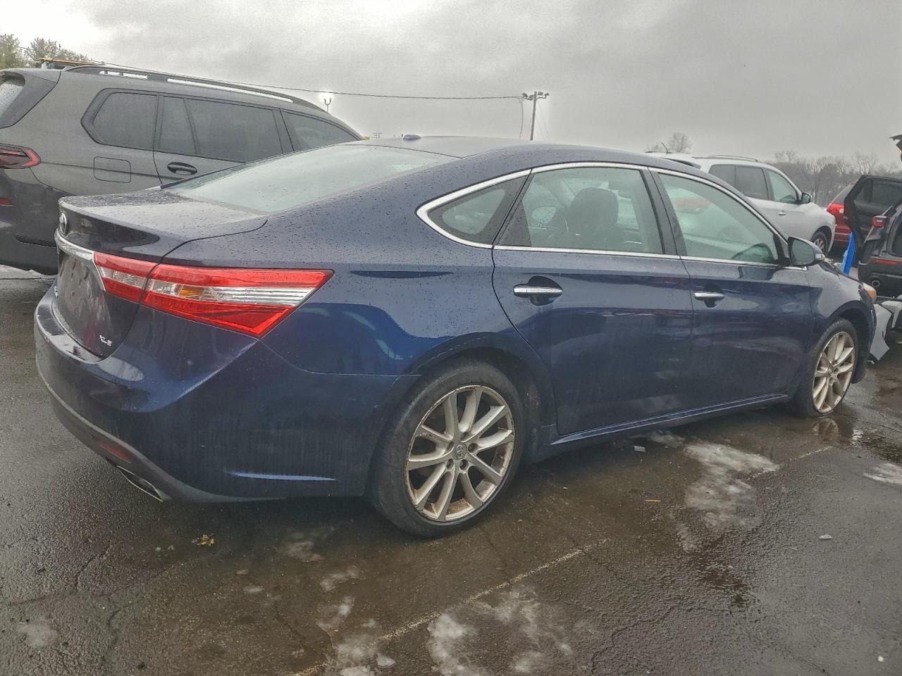 2013 TOYOTA AVALON BASE photo 3