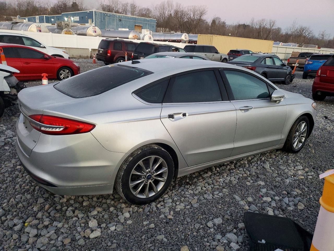 2017 FORD FUSION SE photo 3