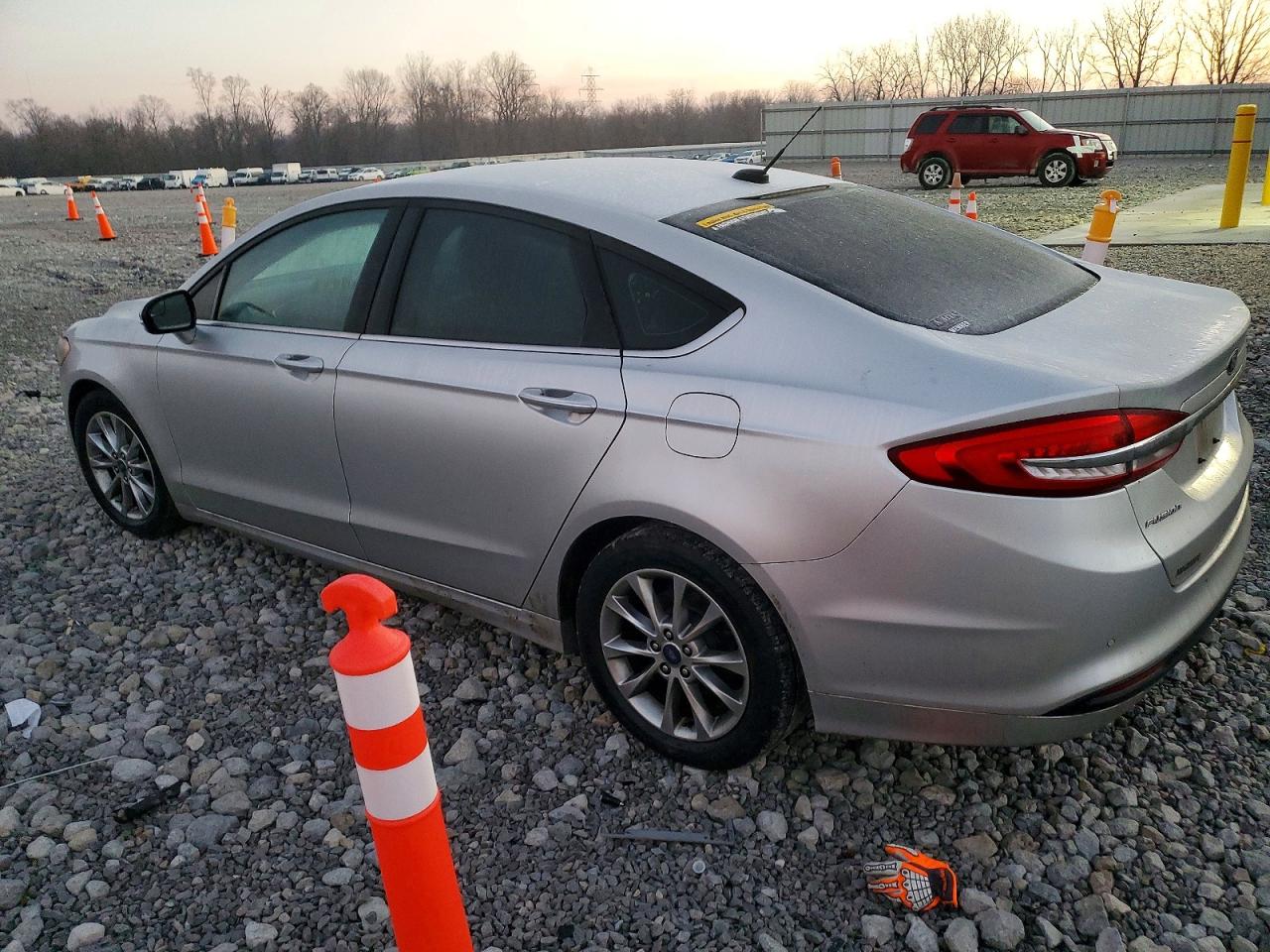 2017 FORD FUSION SE photo 2