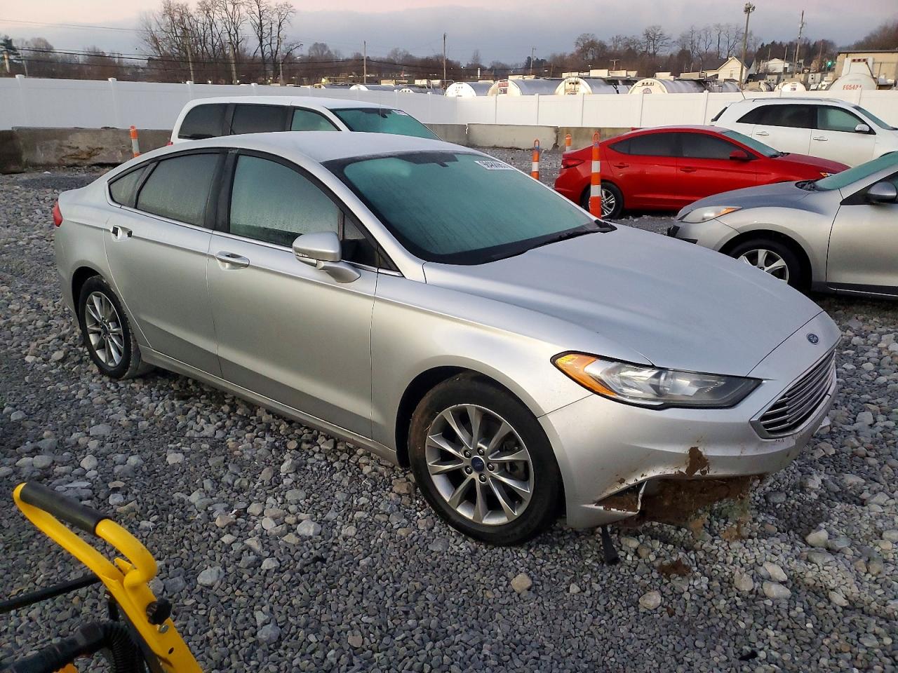 2017 FORD FUSION SE photo 4