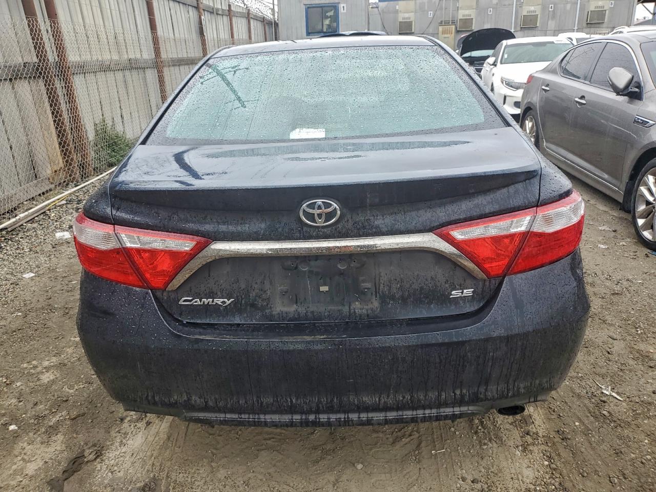 2015 TOYOTA CAMRY LE photo 6