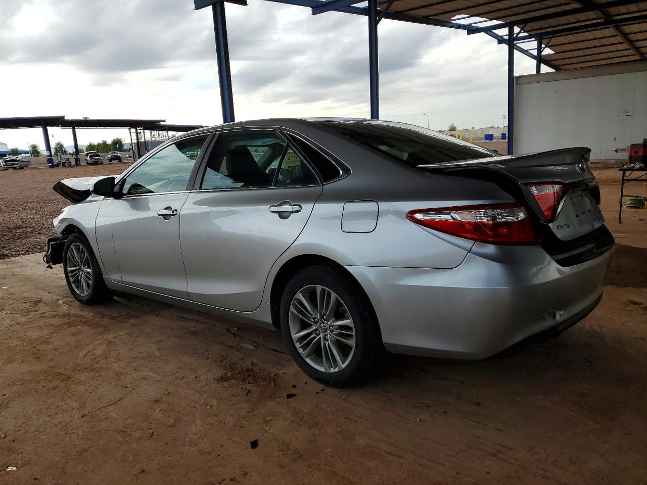 2017 TOYOTA CAMRY SE photo 2