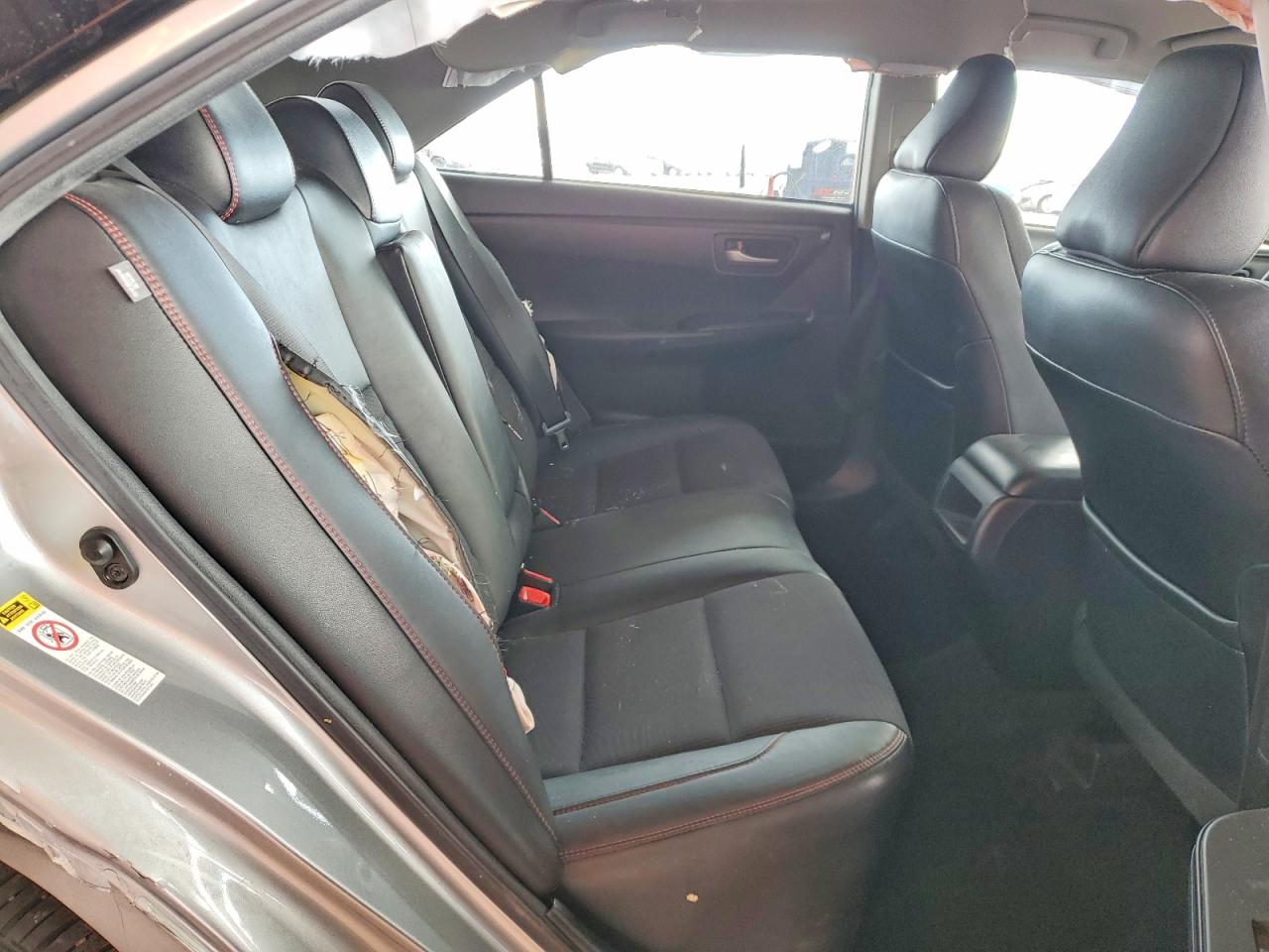 2017 TOYOTA CAMRY SE photo 10