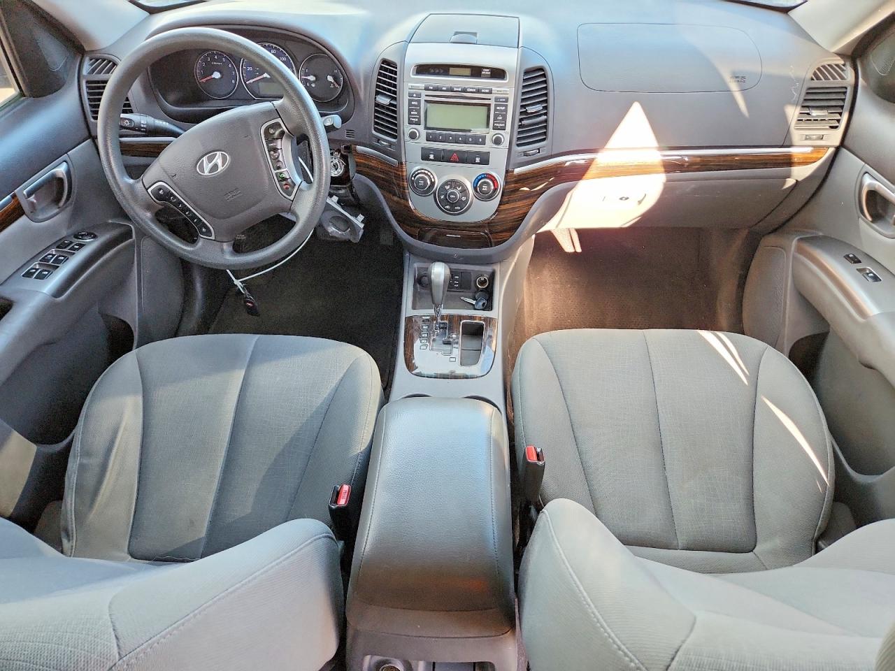 2012 HYUNDAI SANTA FE GLS photo 8