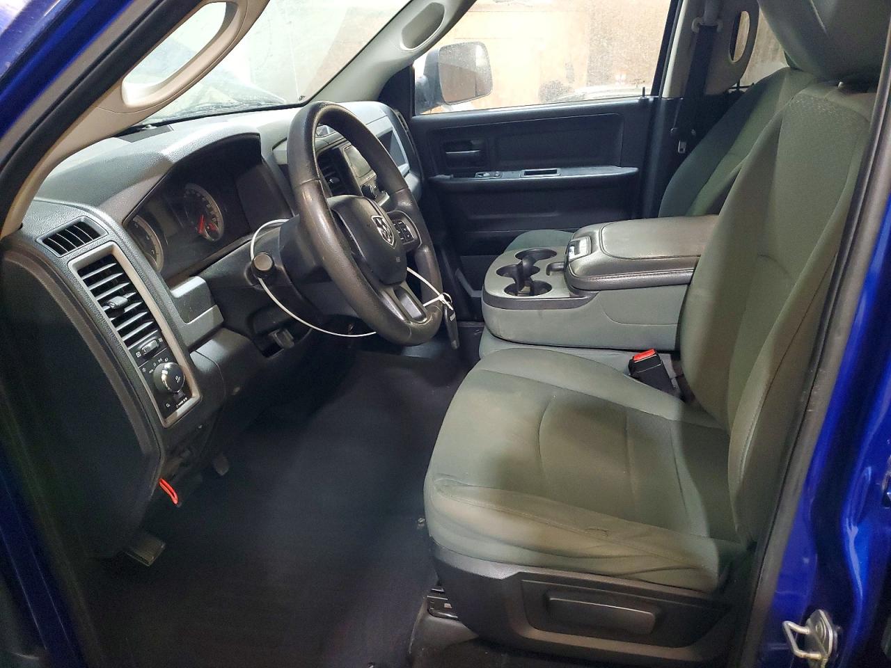 2014 RAM 1500 ST photo 7