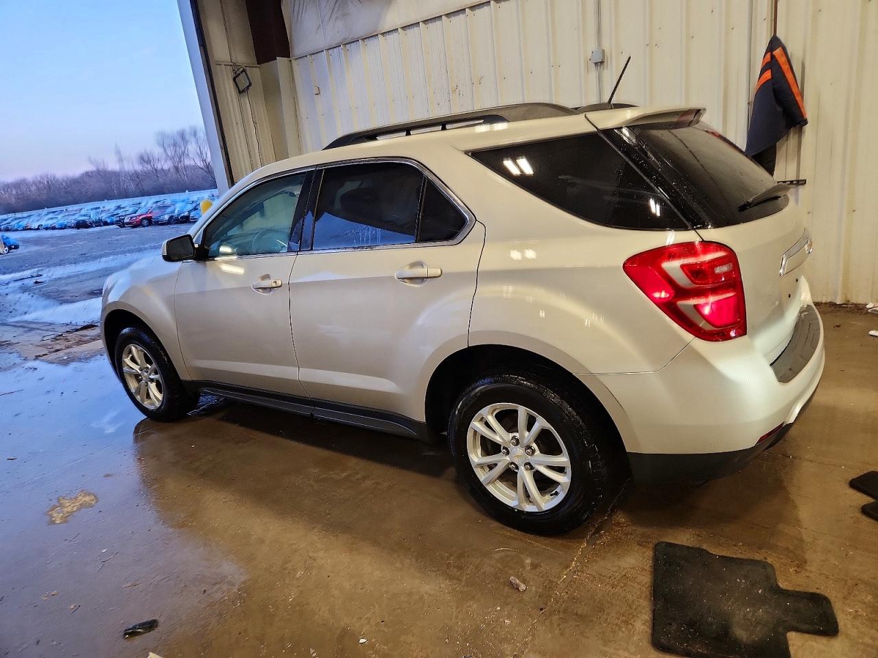 2016 CHEVROLET EQUINOX LT photo 3
