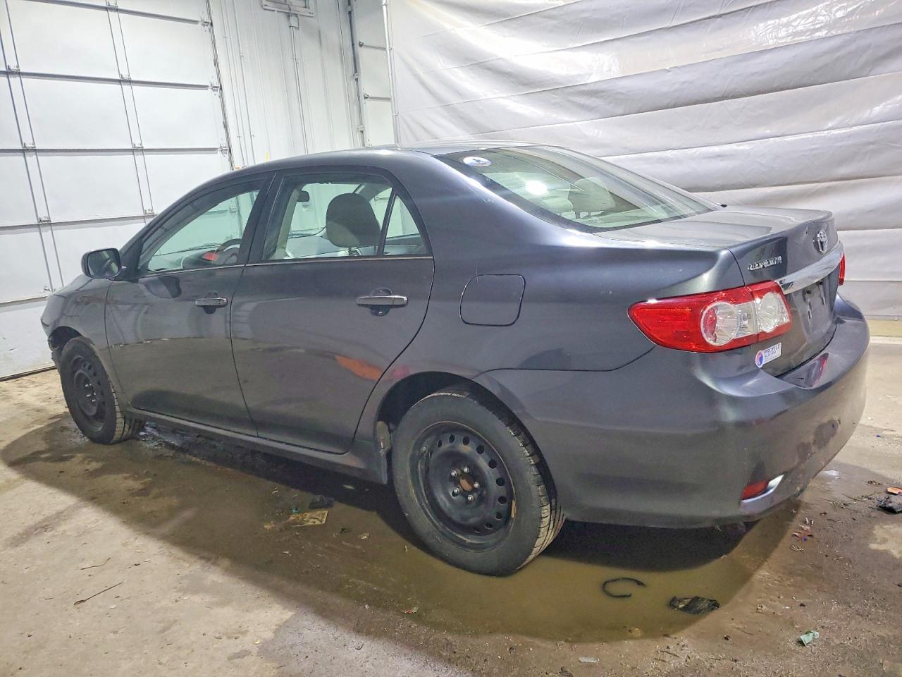 2013 TOYOTA COROLLA BASE photo 3