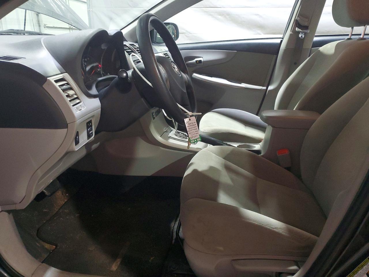 2013 TOYOTA COROLLA BASE photo 13
