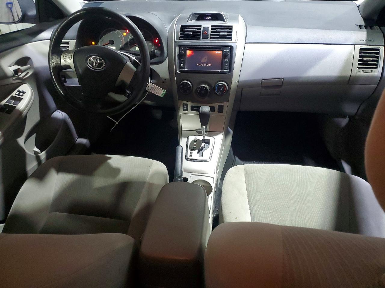 2013 TOYOTA COROLLA BASE photo 15