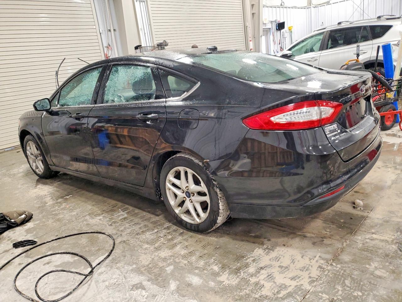 2013 FORD FUSION SE photo 2