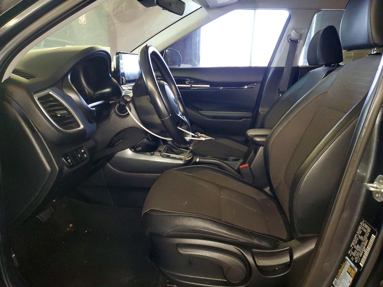 2021 KIA SELTOS S photo 19