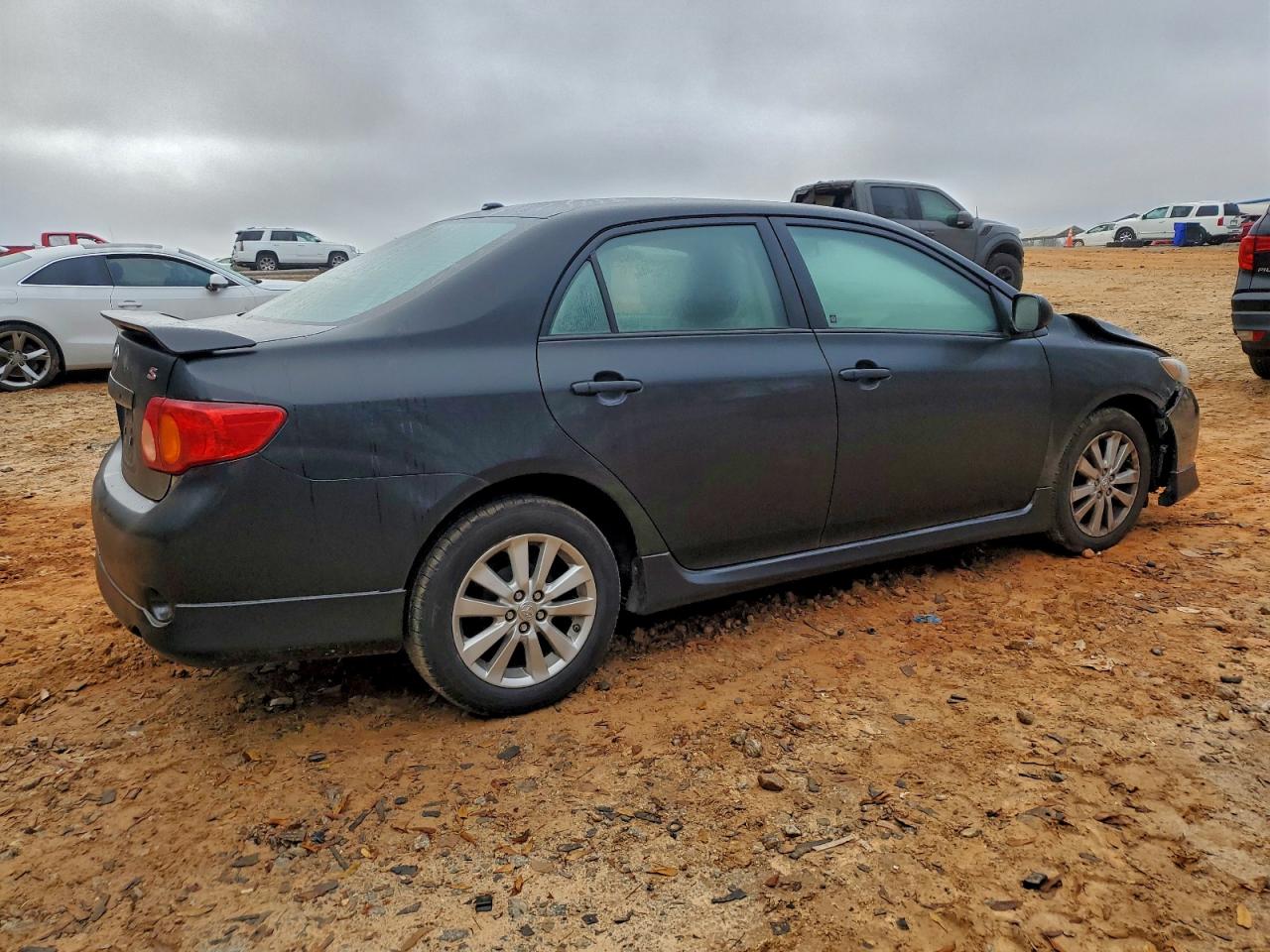 2010 TOYOTA COROLLA BASE photo 3