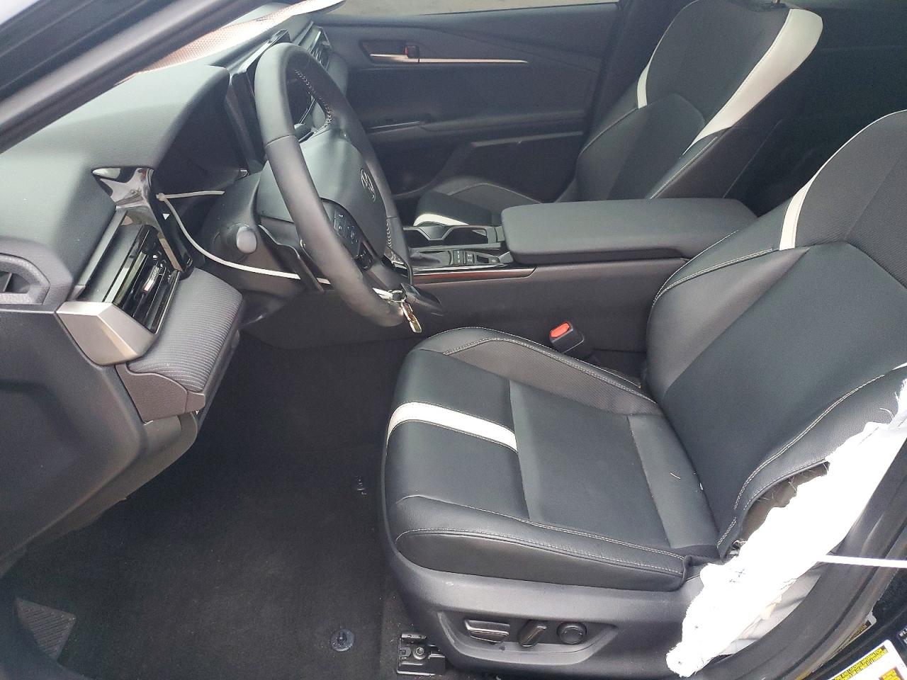 2025 TOYOTA CAMRY XSE photo 7