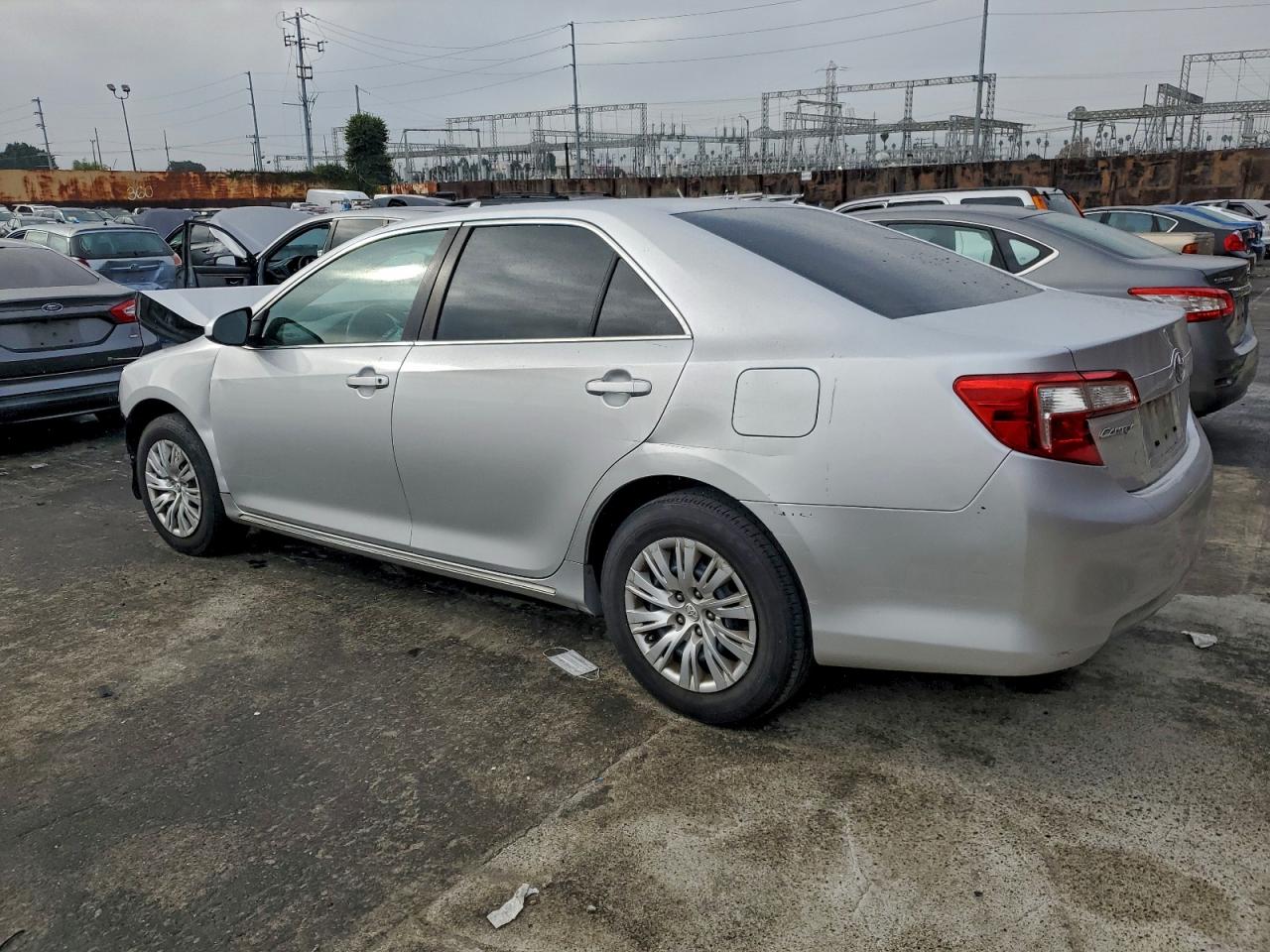 2014 TOYOTA CAMRY L photo 2