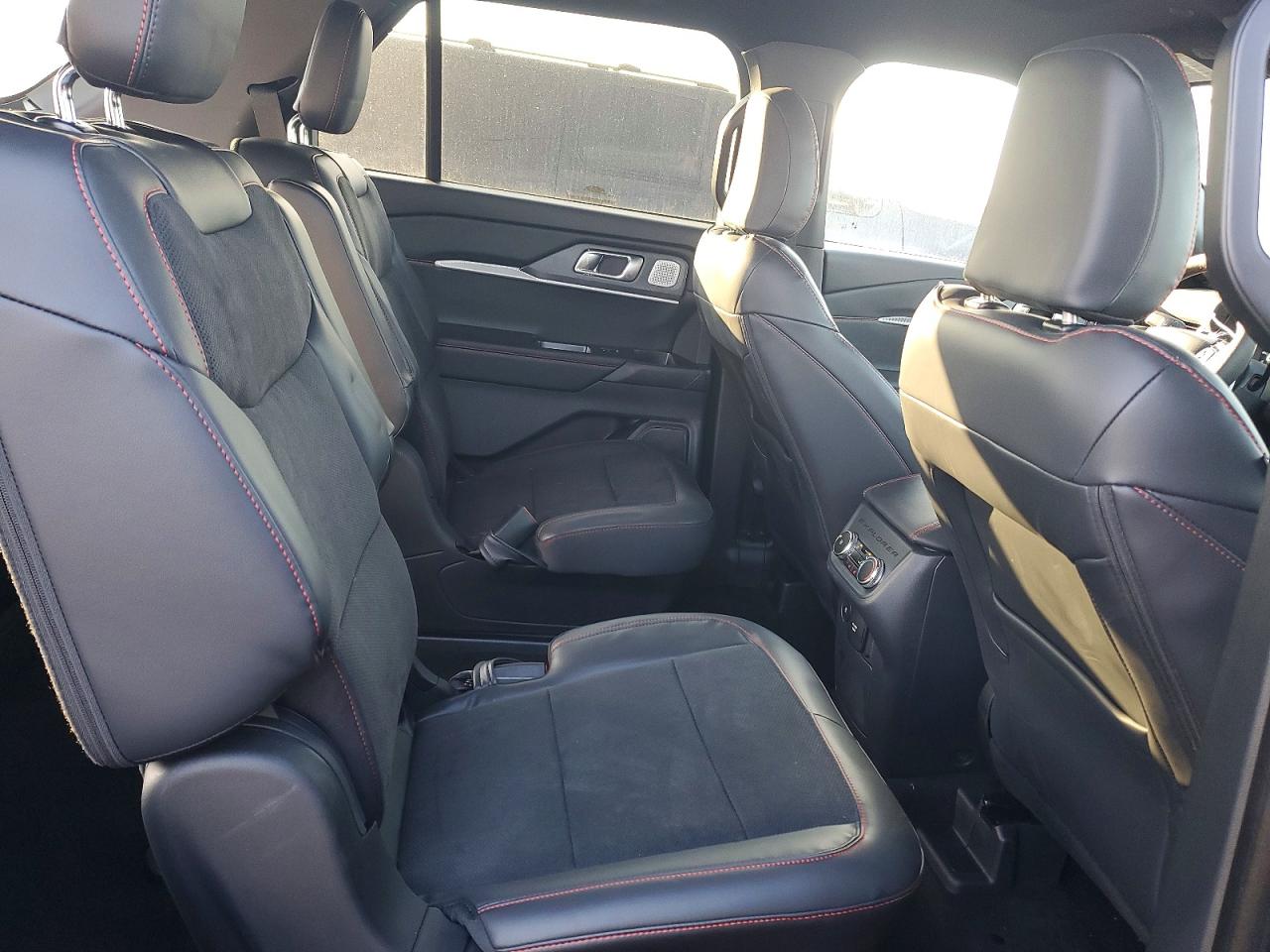 2025 FORD EXPLORER ST photo 11