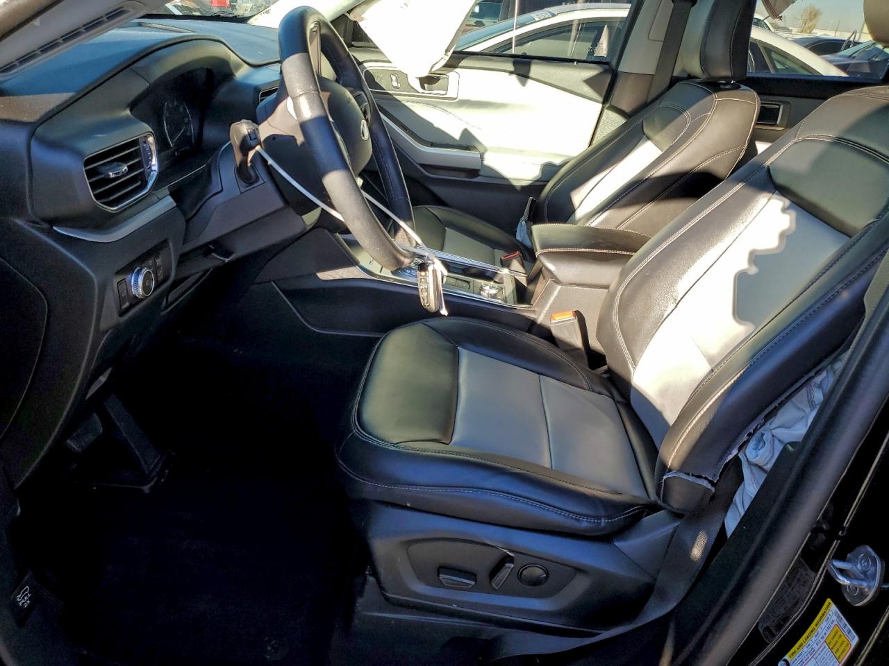 2023 FORD EXPLORER XLT photo 13