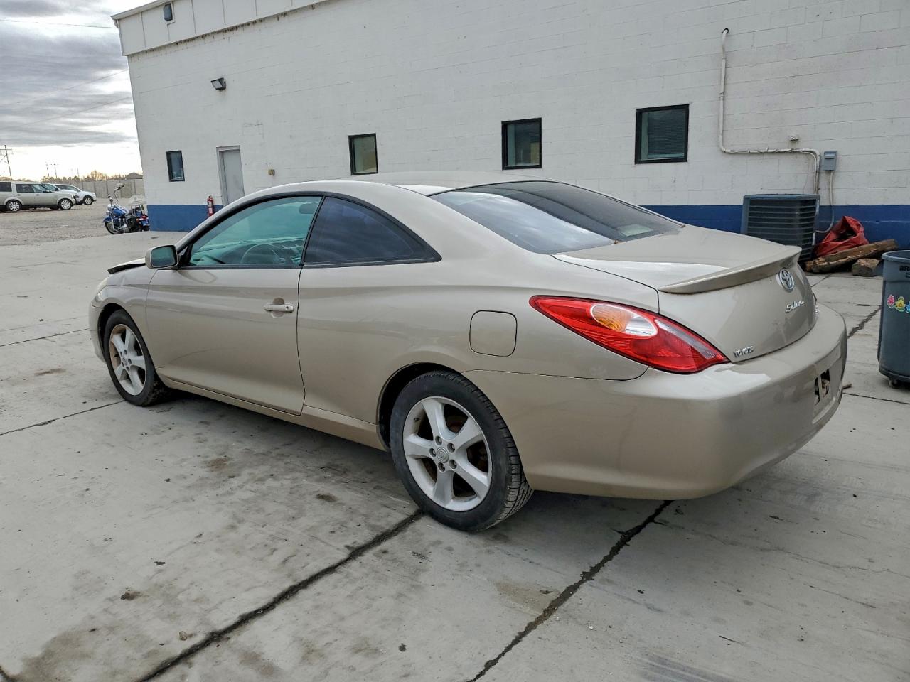 2006 TOYOTA CAMRY SOLARA SE photo 2