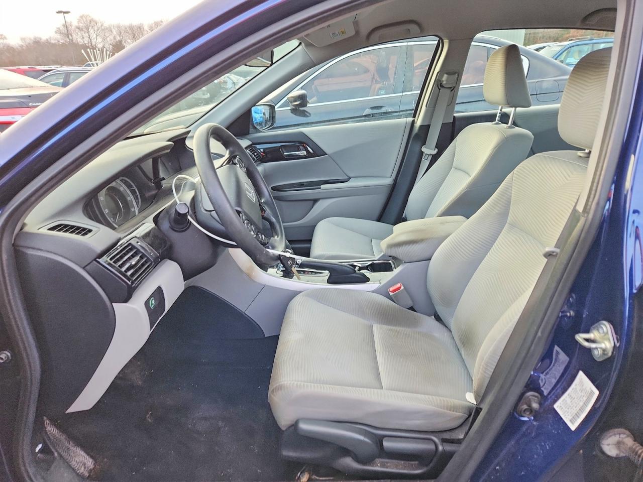2016 HONDA ACCORD LX photo 7