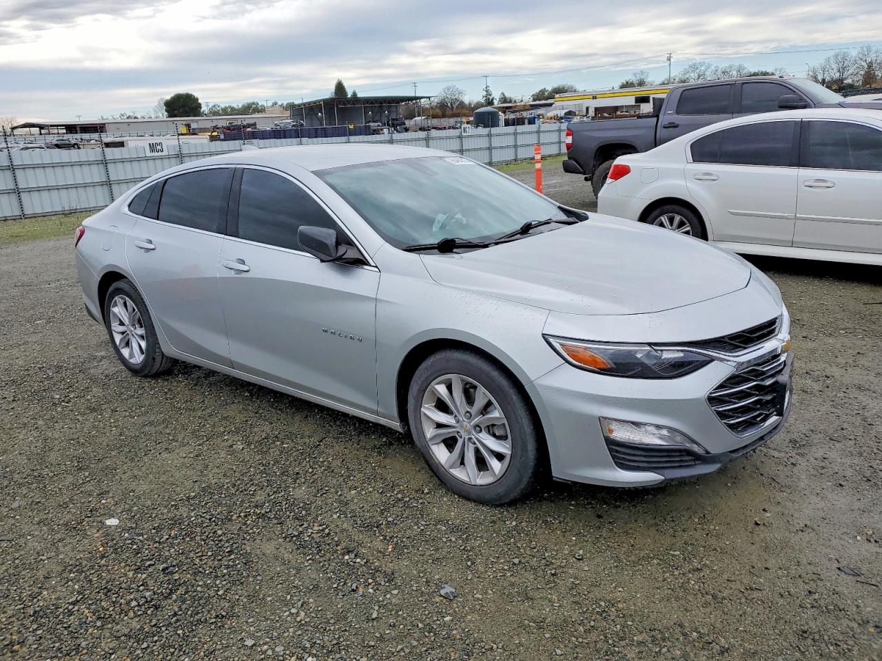 2022 CHEVROLET MALIBU LT photo 4