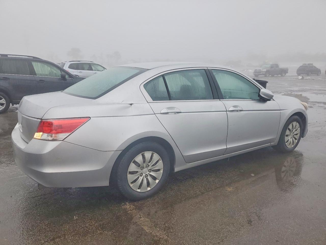 2009 HONDA ACCORD LX photo 3